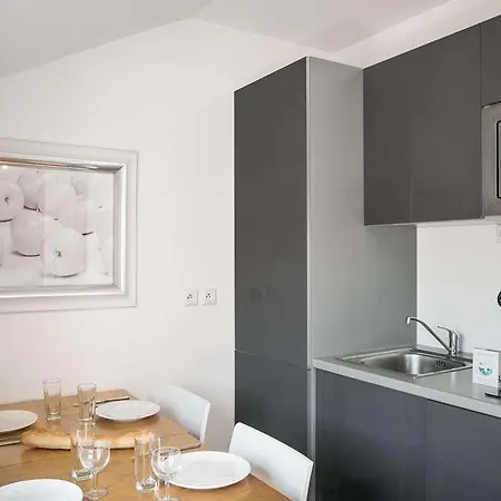 Lorda Aparthotel Lourdes